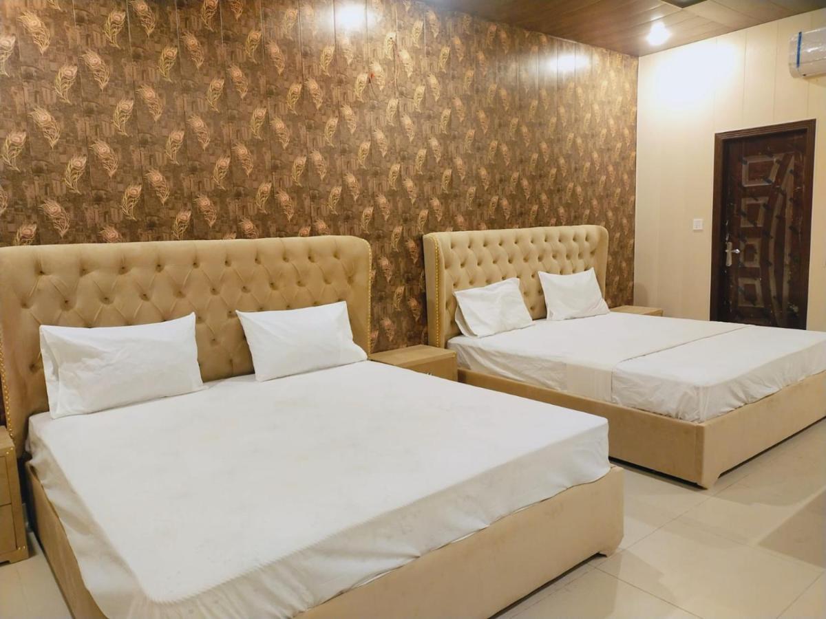 Royal Fort Executive Hotel Gulberg لاهور الغرفة الصورة
